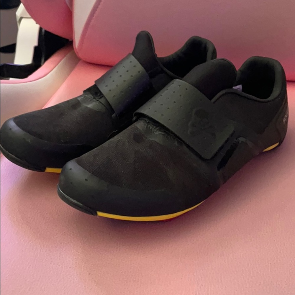 Soul cycle spin bike shoes
